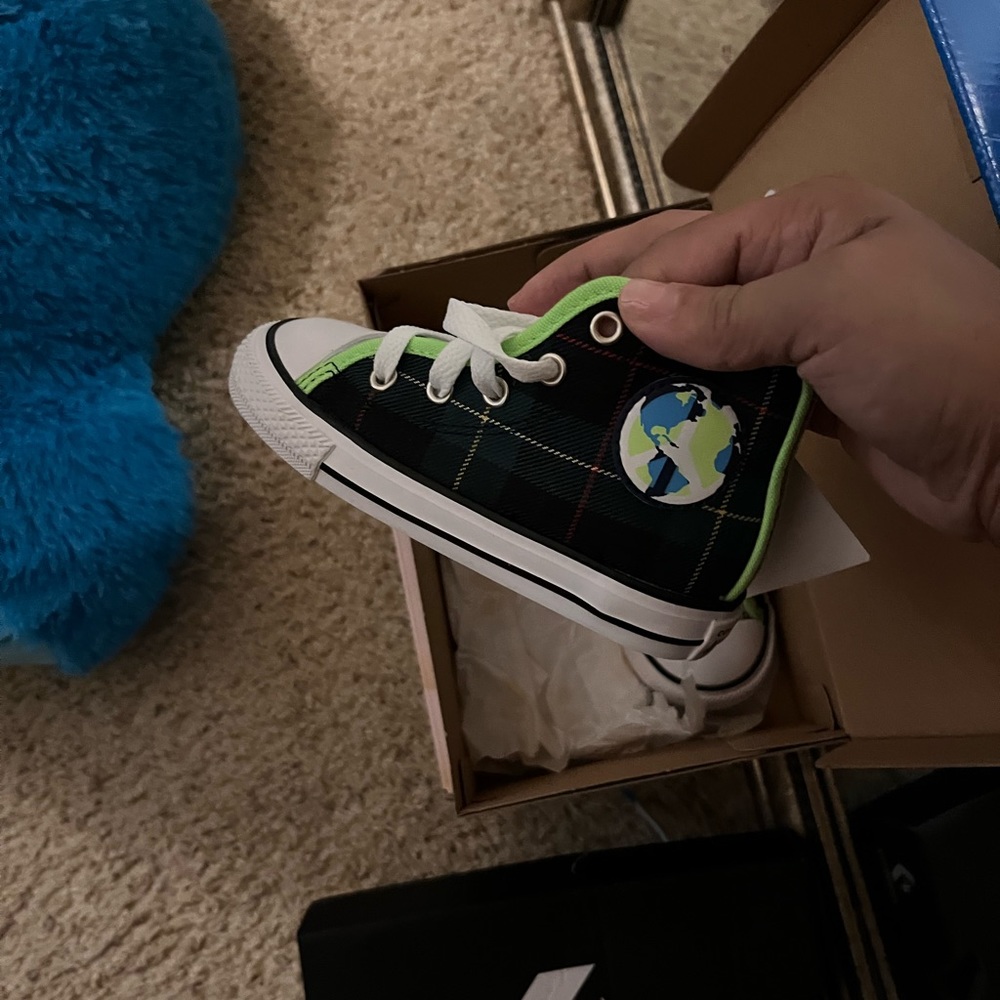 Converse 9 - Picture 2 of 2